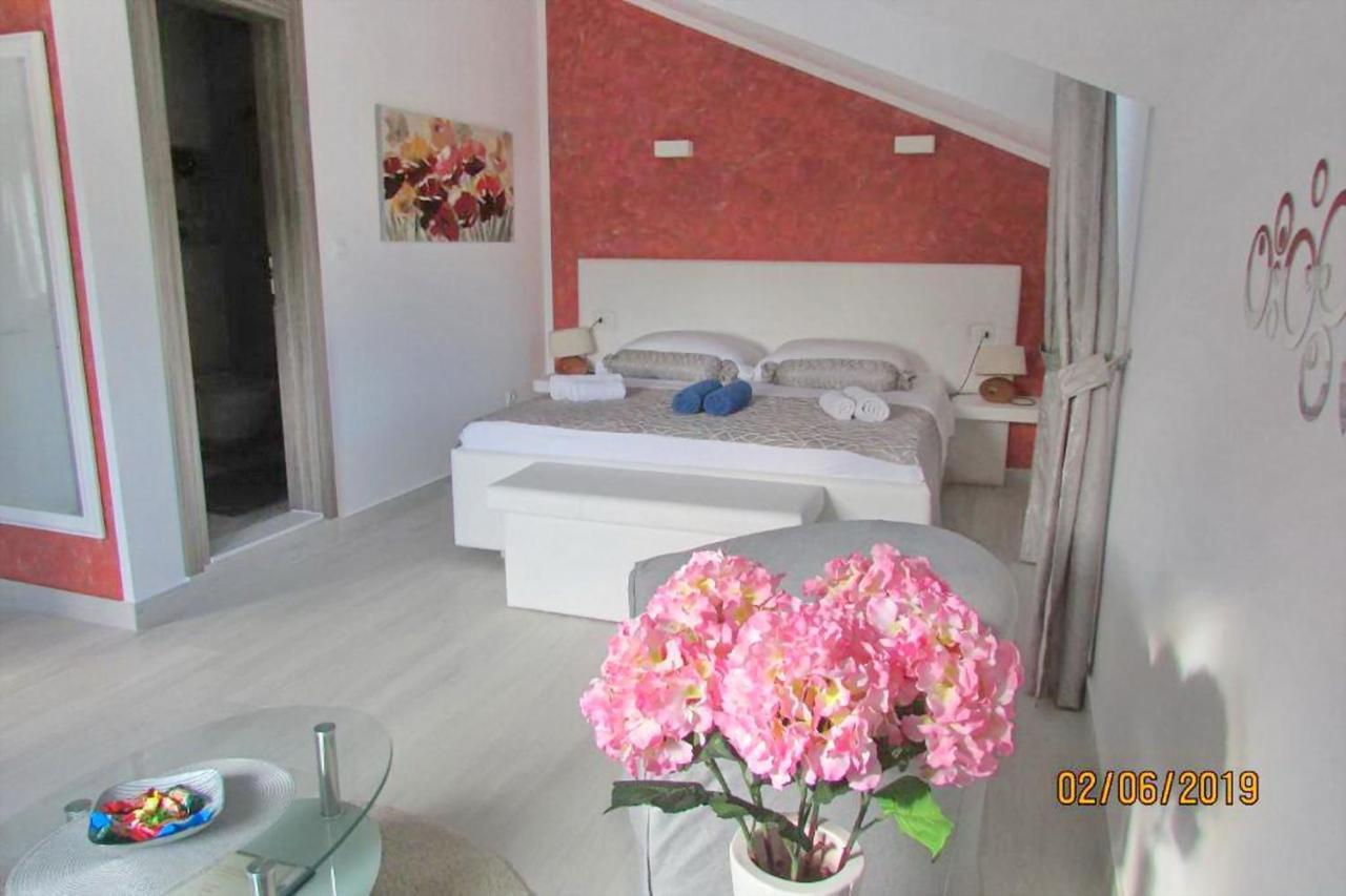 Villa Mirosa Saplunara Extérieur photo