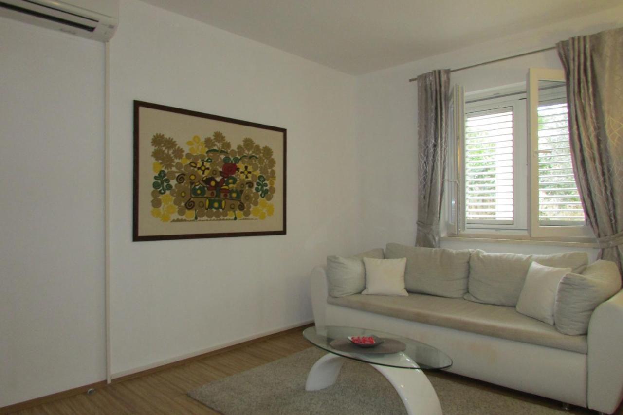 Villa Mirosa Saplunara Extérieur photo